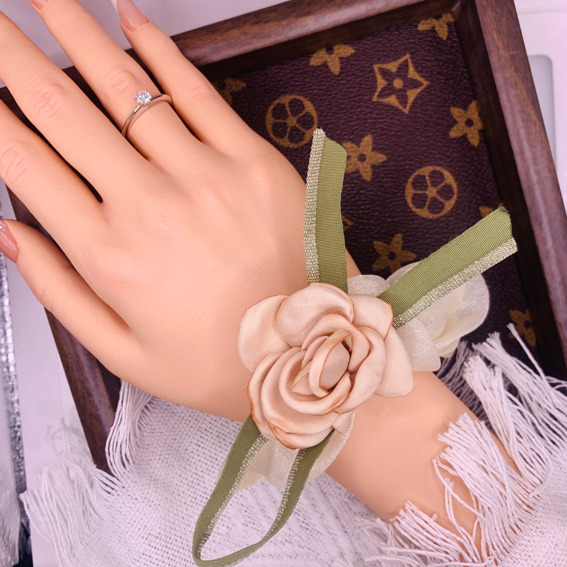 Rosengarten-Haar Scrunchie 008