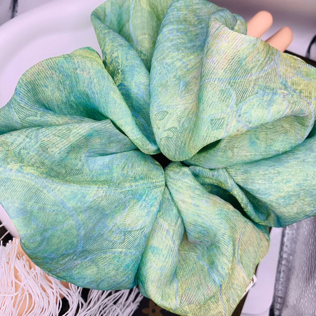 Smaragdbrise Scrunchie 010
