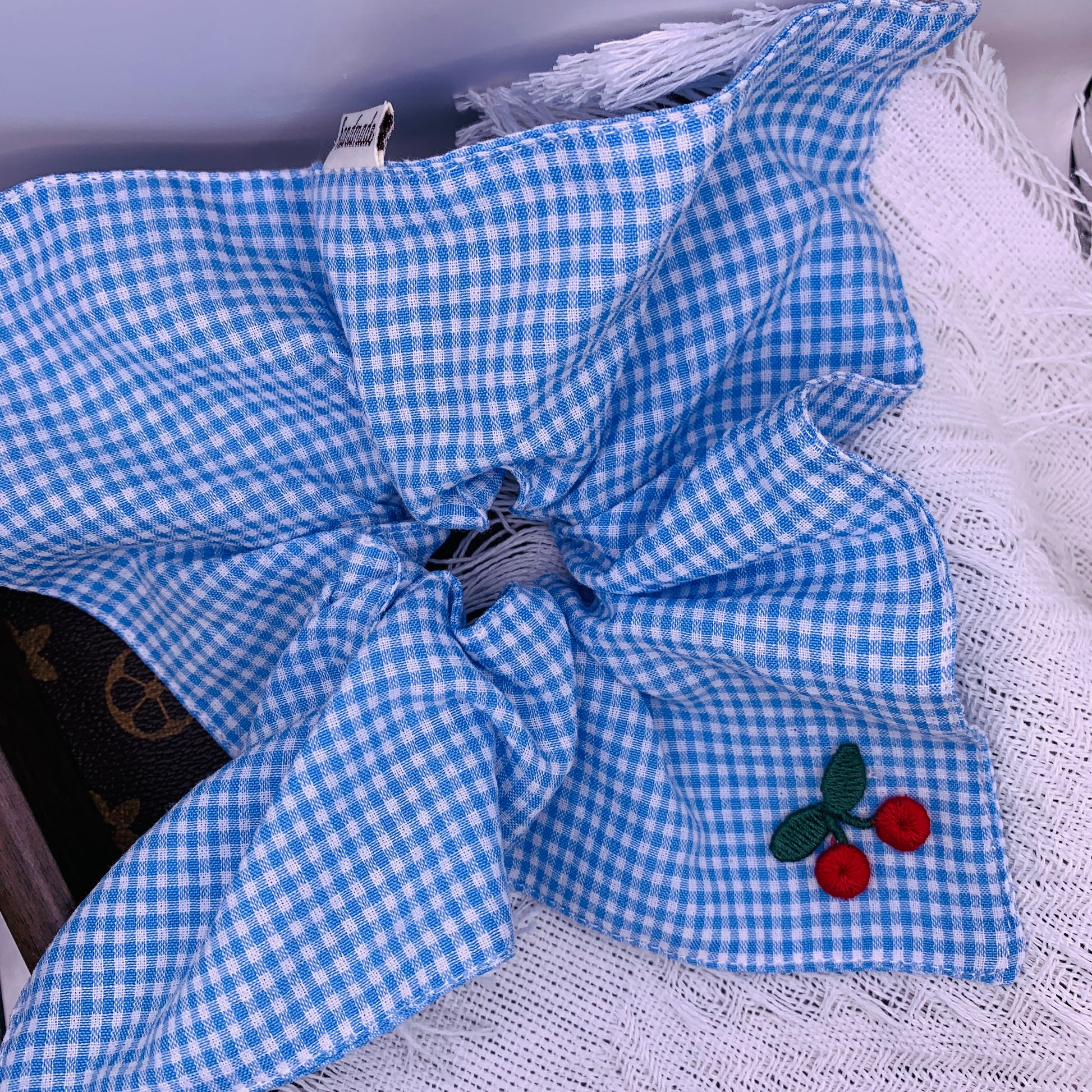 Gingham Kirsch-Haar Scrunchie 006
