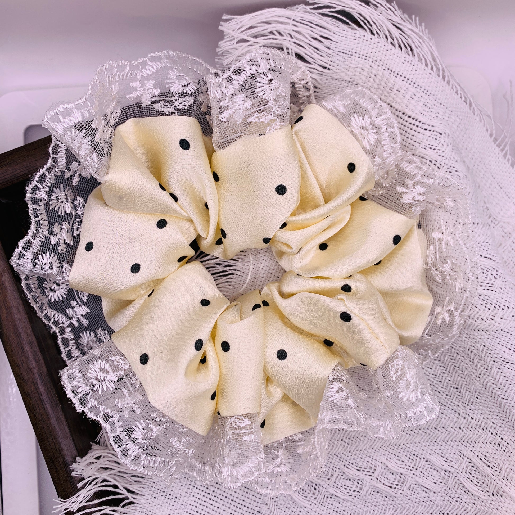 Polka Dot with Lace 044