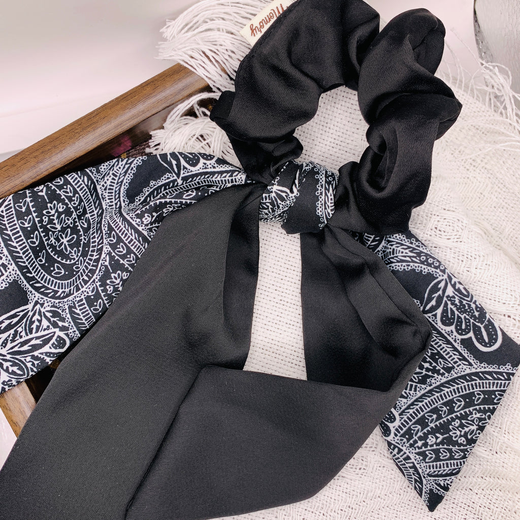 Black Elegance with Bow 054