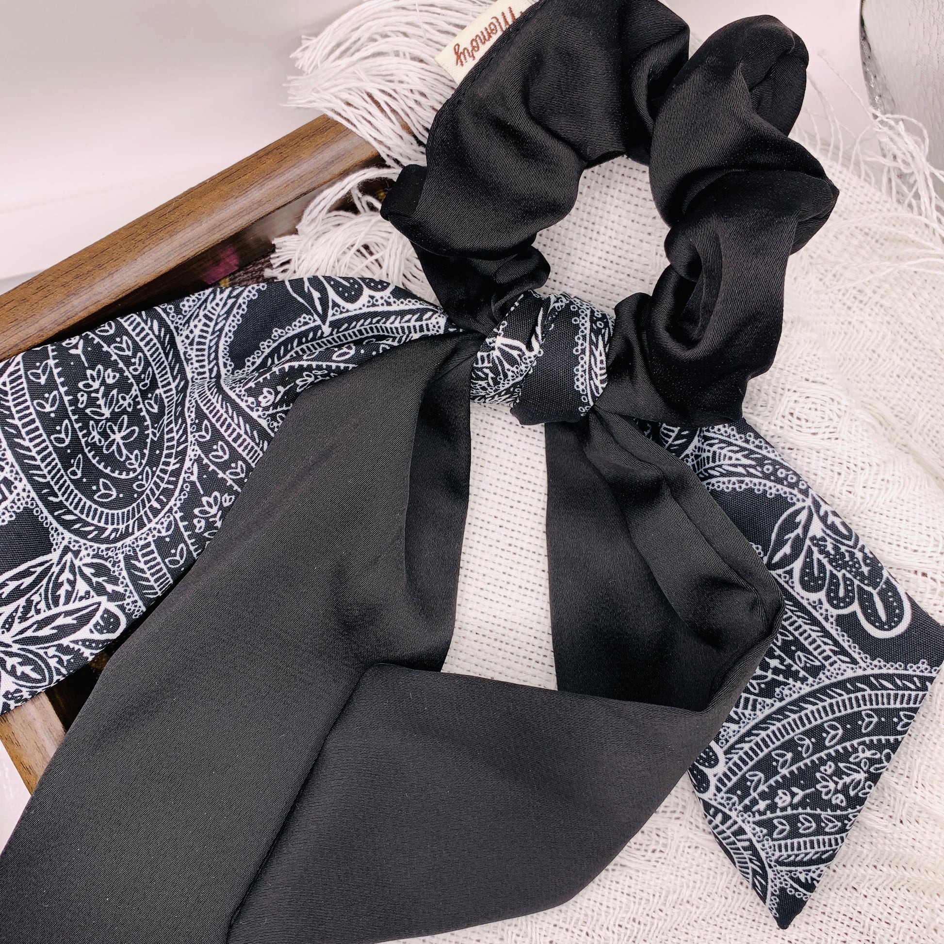 Black Elegance with Bow 054