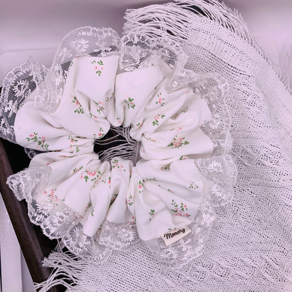 Fresh flower with Lace 056