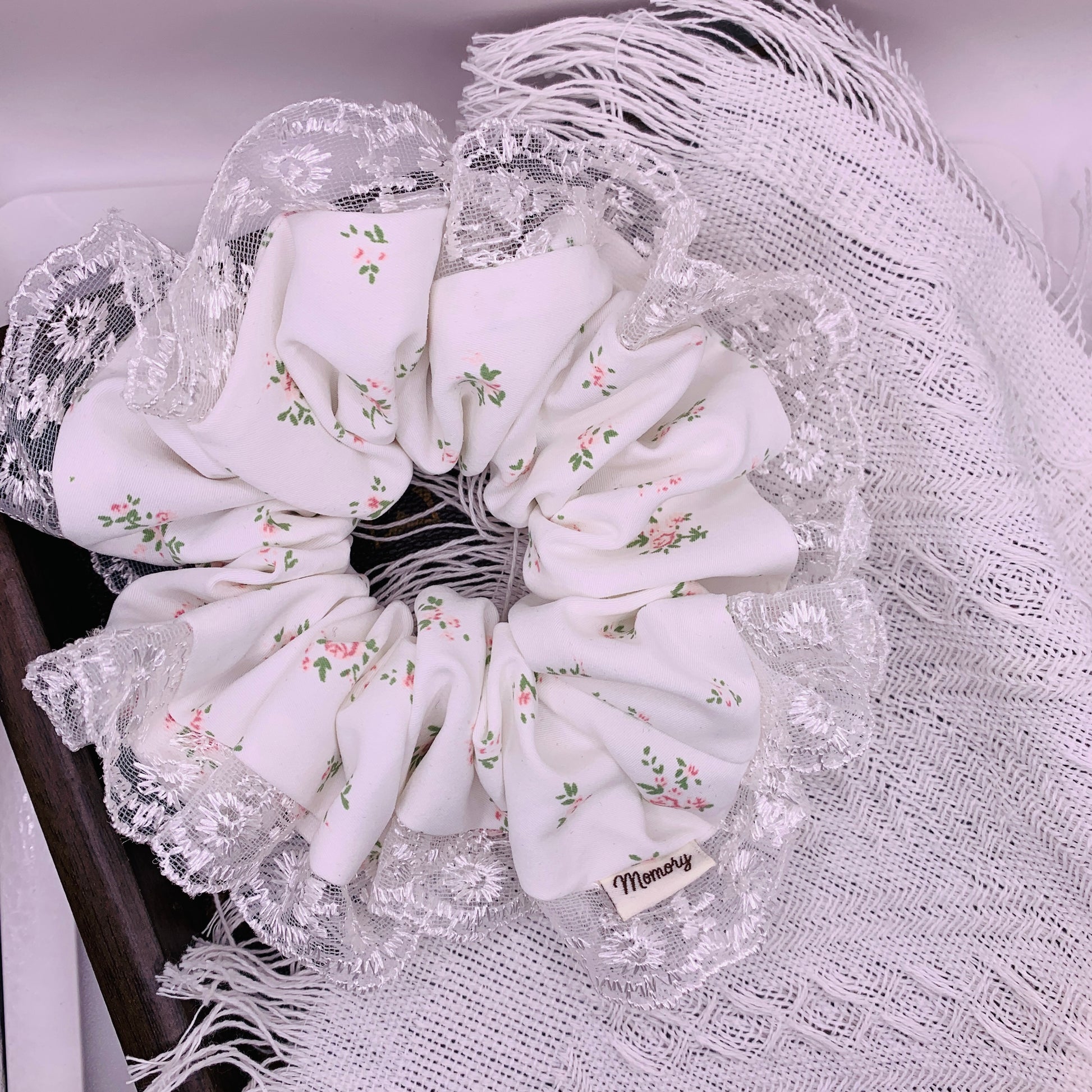 Fresh flower with Lace 056