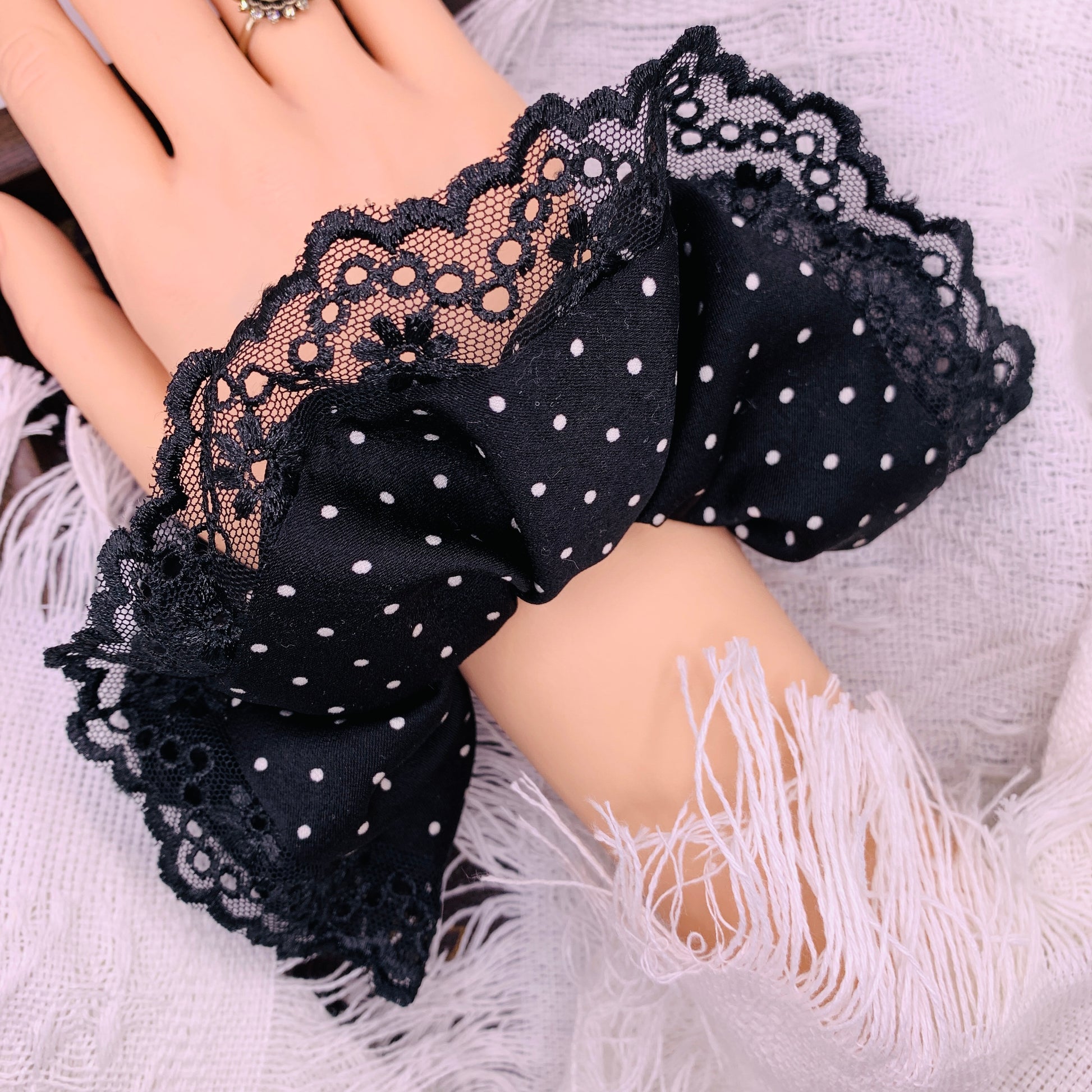 Polka black Dot with Lace 060