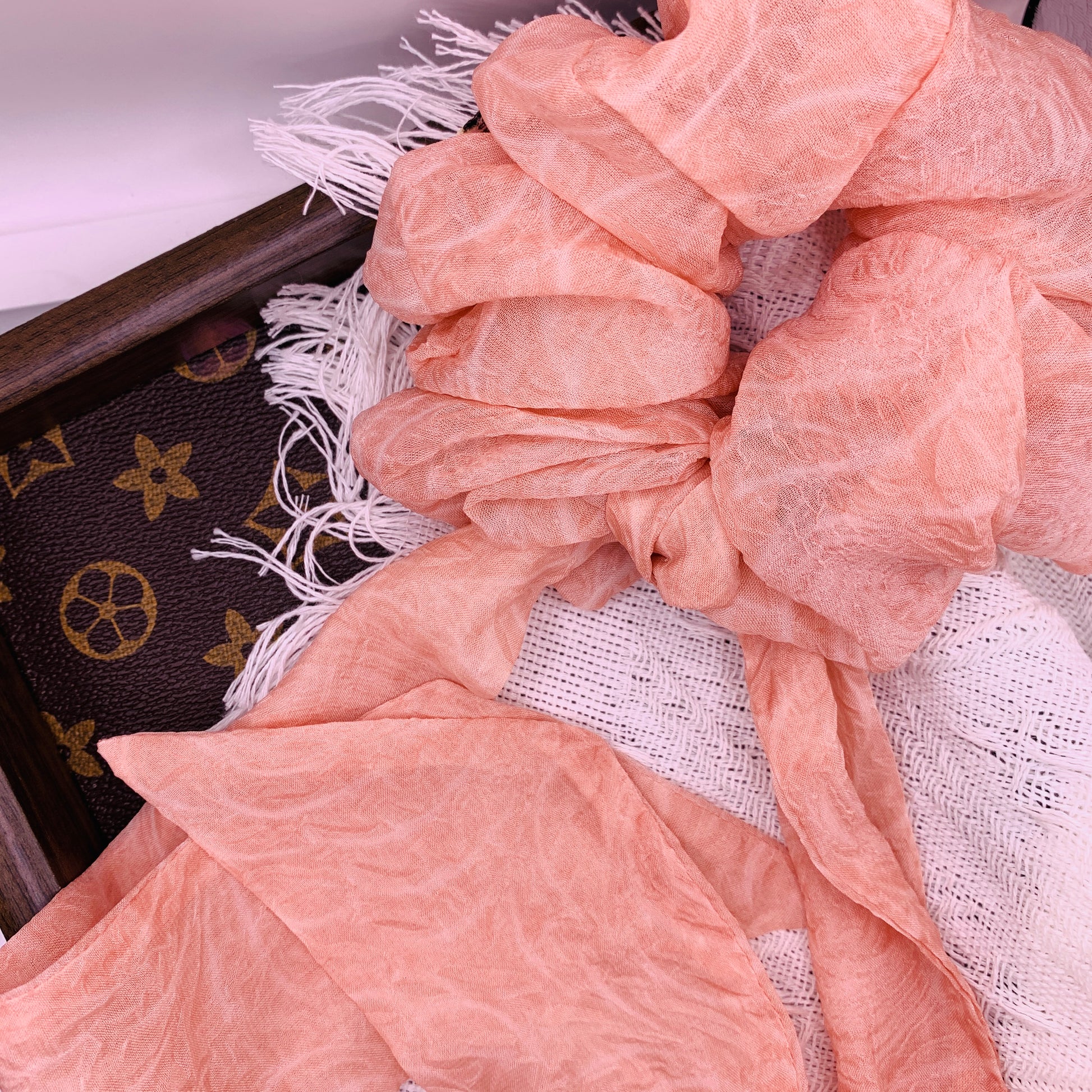 Rose Lady with Bow 071