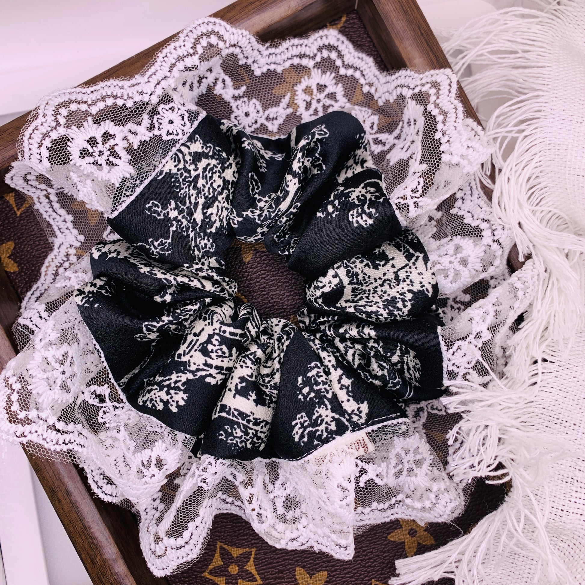 Black Shadow with Lace 079