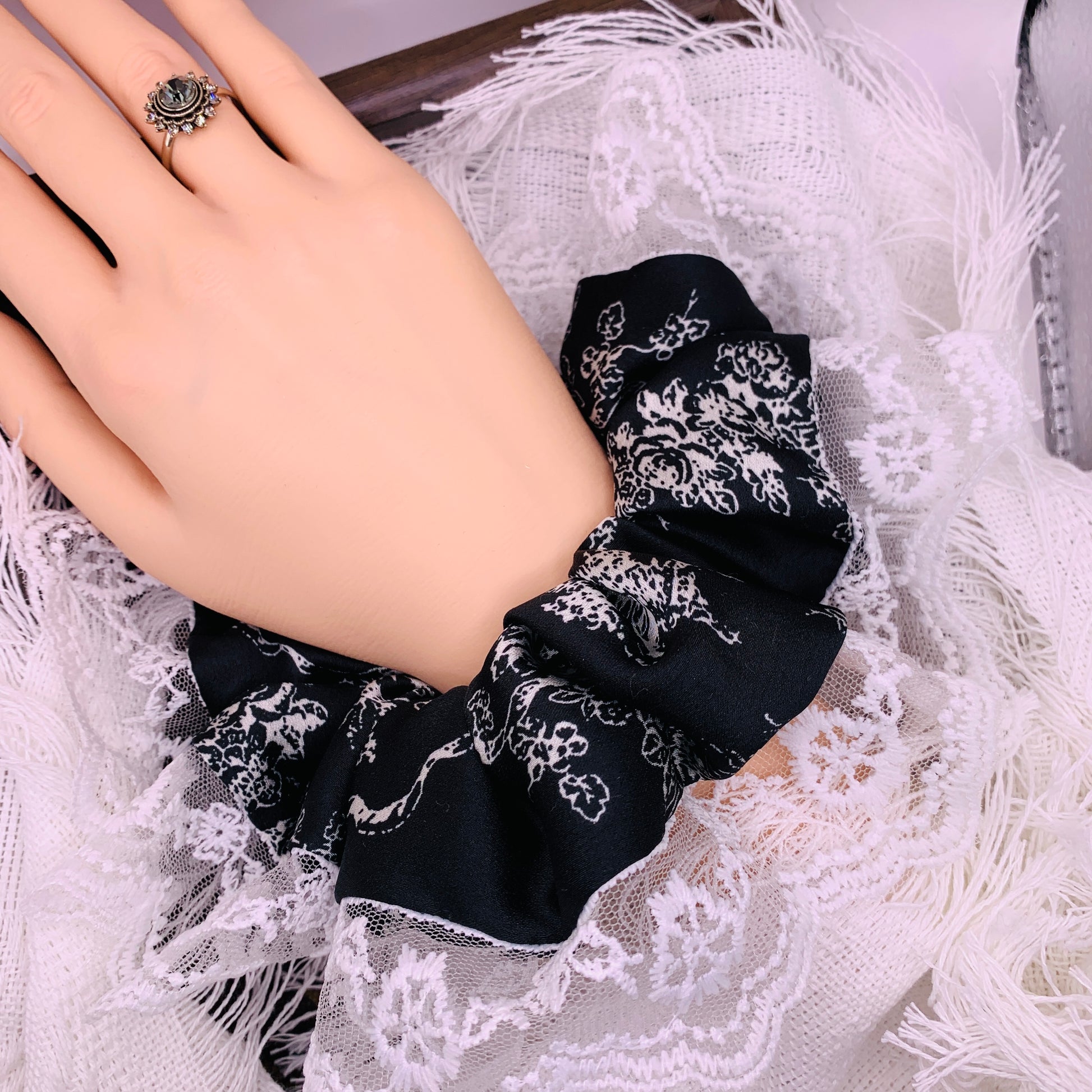 Black Shadow with Lace 079