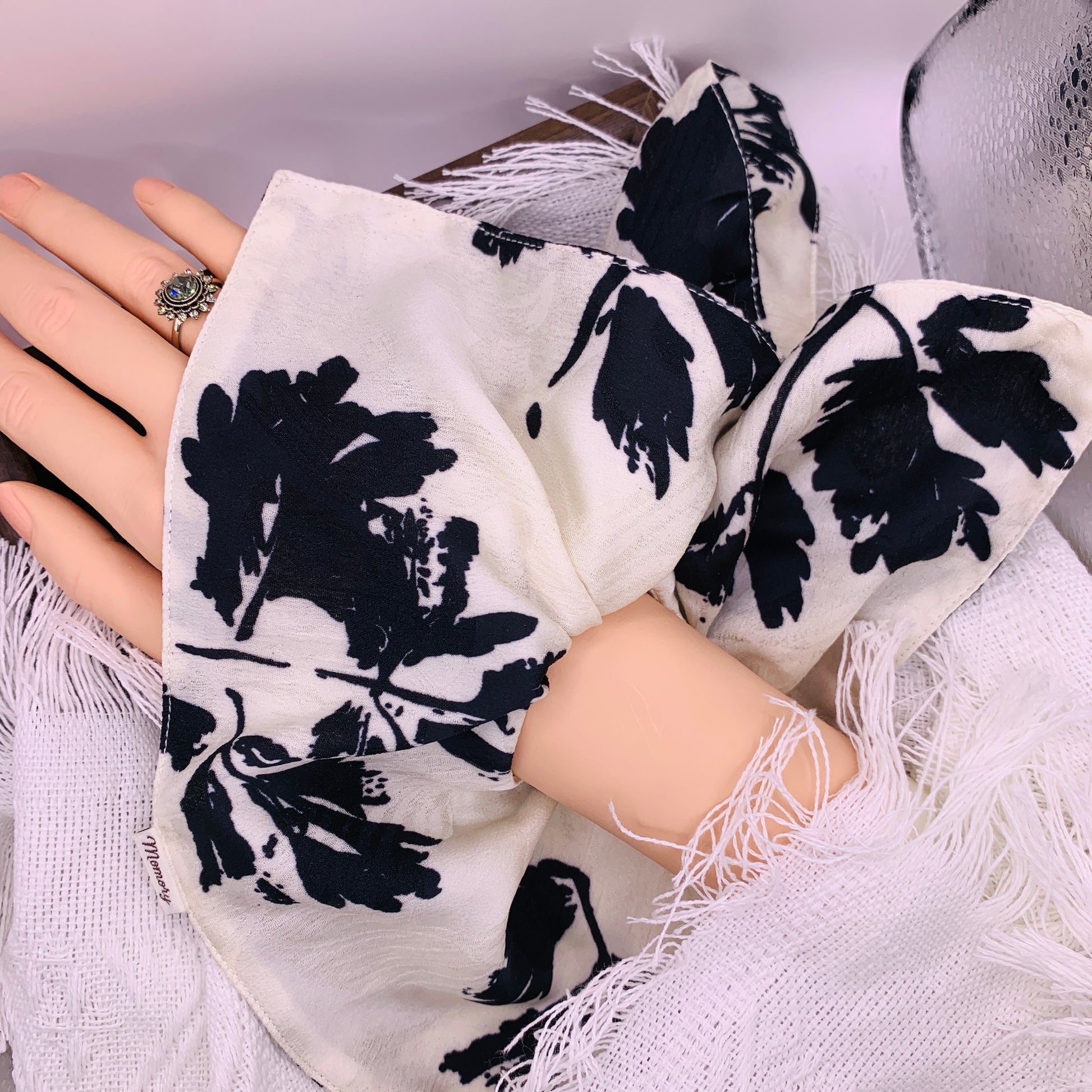 Soft cotton square 084