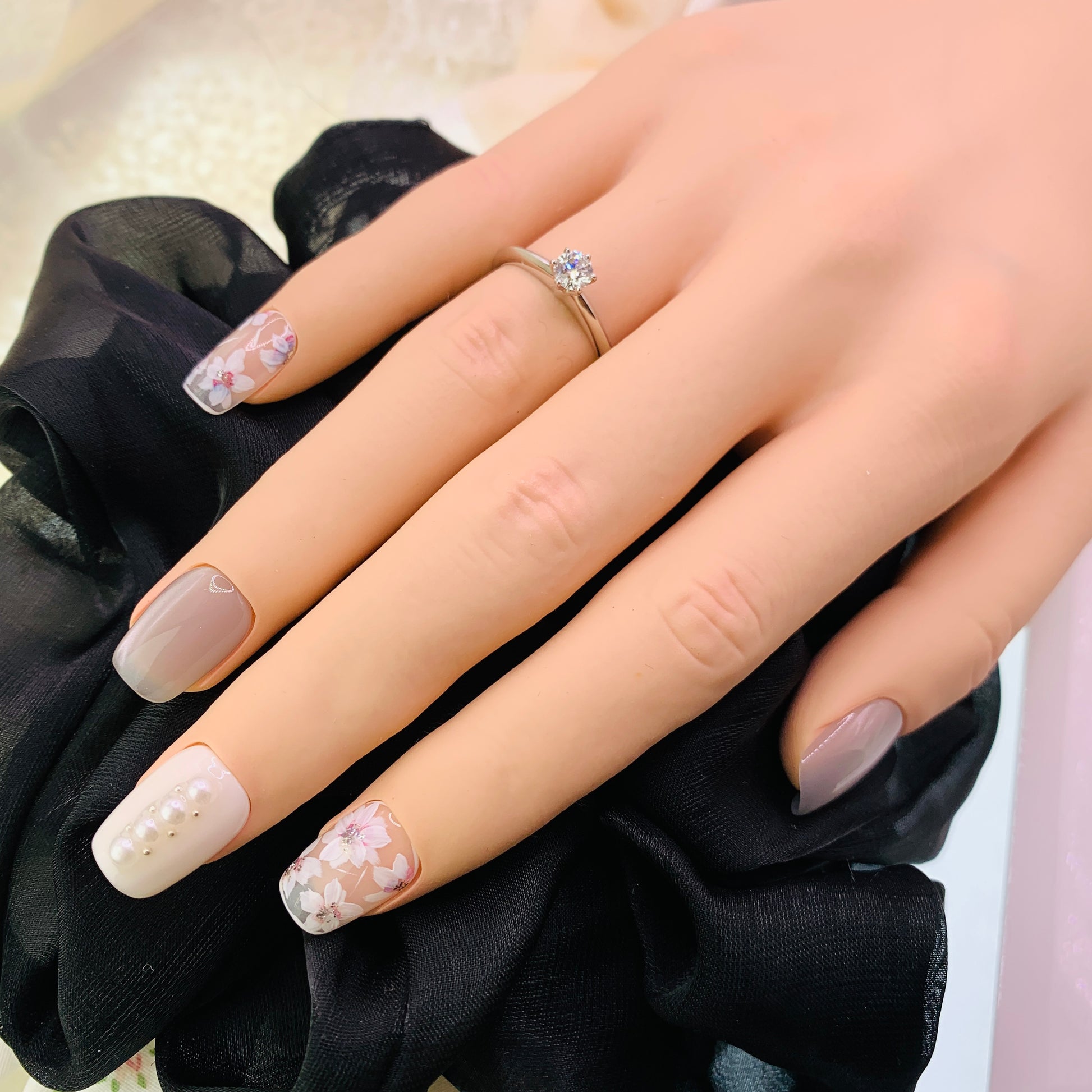 Sakura Grey FX032